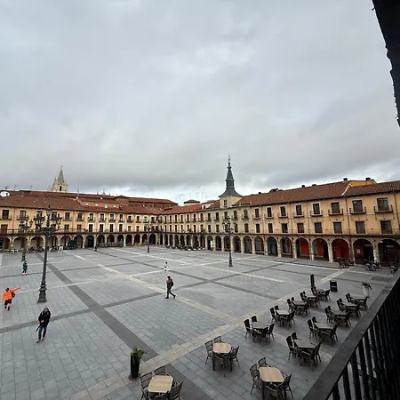 Arquitecto De La Vida - Plaza Mayor Konukevi León