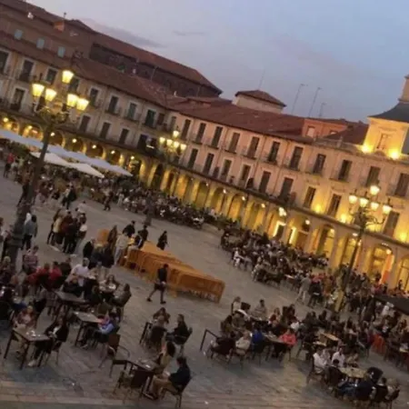 Konukevi Arquitecto De La Vida - Plaza Mayor León
