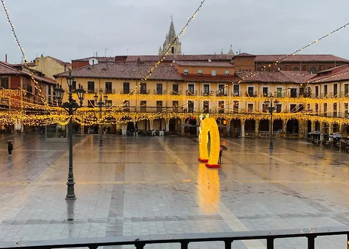 Arquitecto De La Vida - Plaza Mayor Gæstehus León